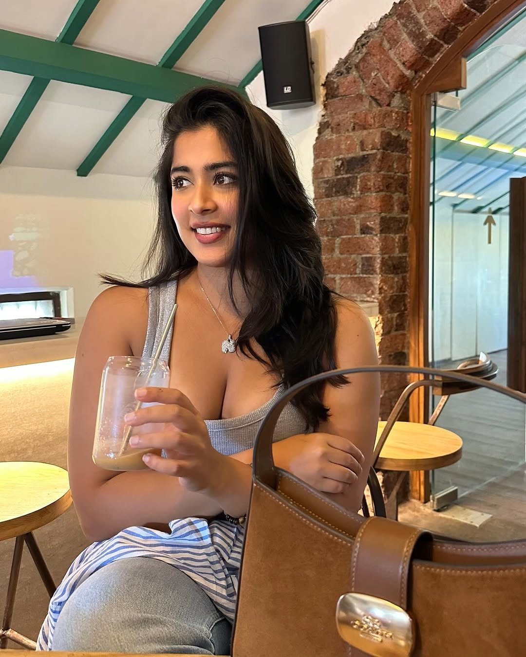 GqPRu86bAAA9p7z?format=jpg&name=large