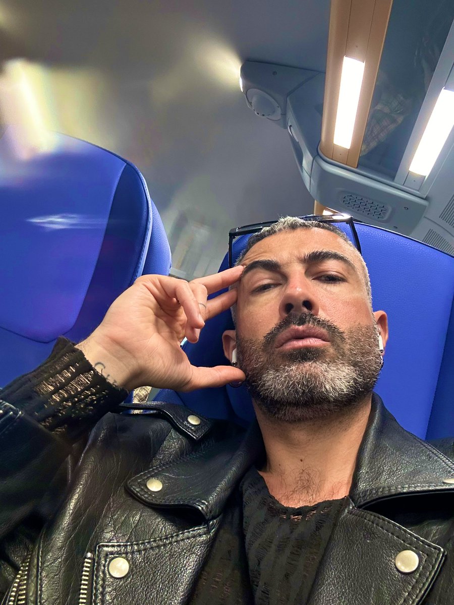 Questa vita mi distrugge 🚝
