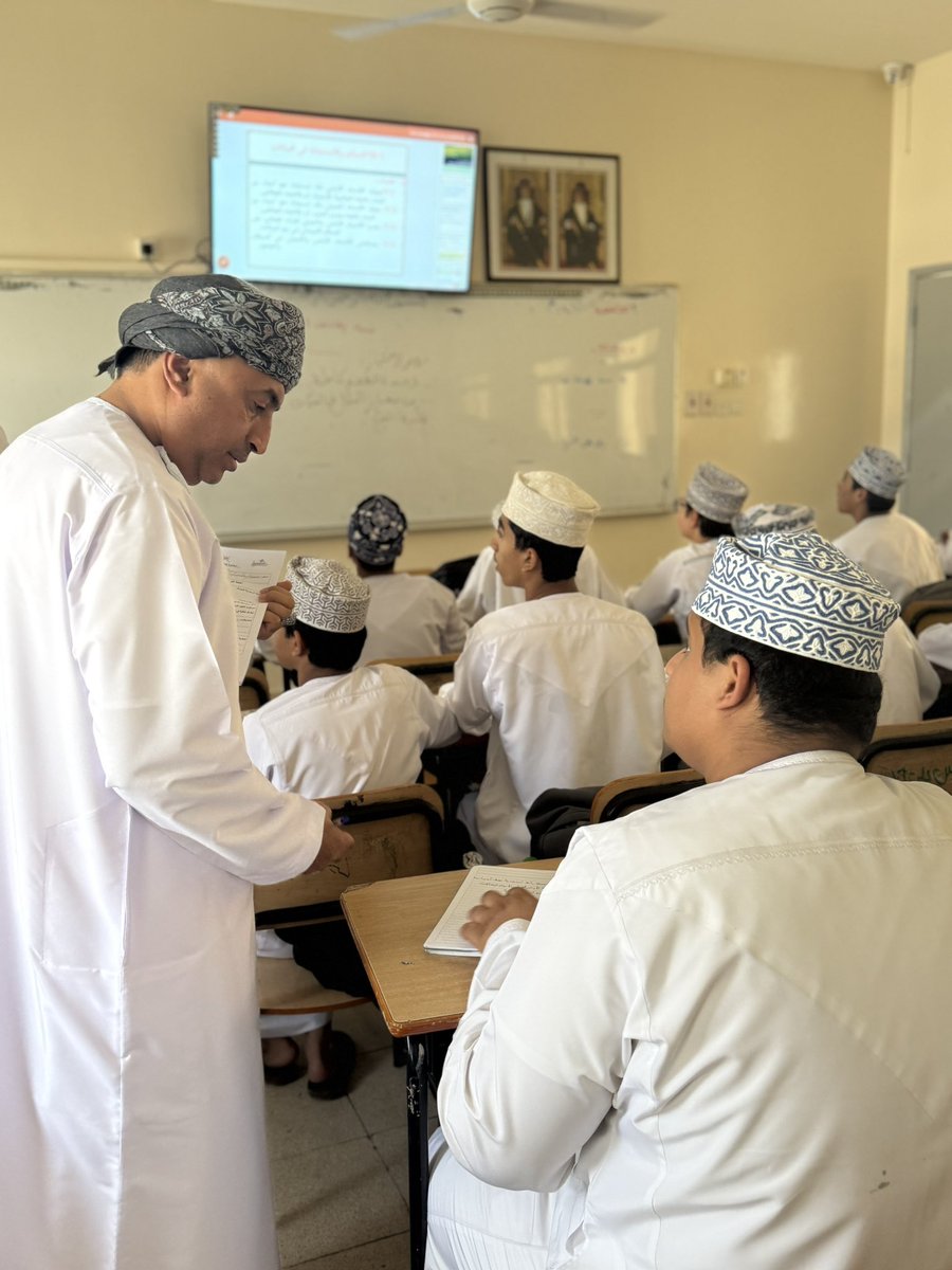EduGovDkh4806's tweet photo. 🔷| جانب من عمل جولات التعلم في المدرسة، برعاية الأستاذ أحمد السيابي مدير المدرسة، والأستاذ مصطفى المحاربي مساعد المدير، وبمشاركة بعض المعلمين بالمدرسة.
#تعليم_مستدام https://t.co/ZmjVsiTCG4