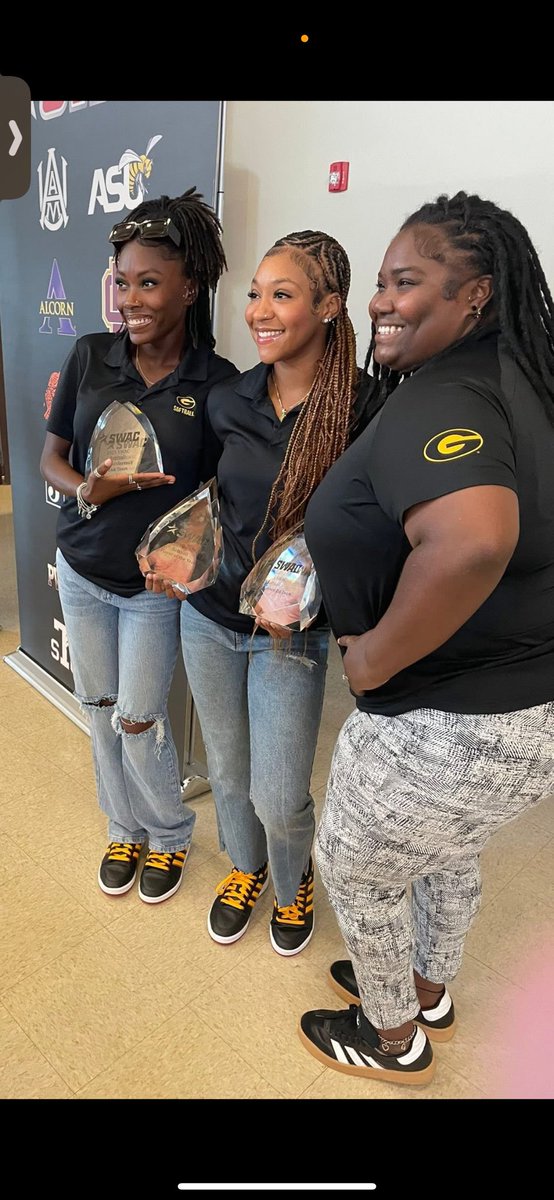 OUTIESSS ON TOP🤩🤩 So thankful for the opportunity to coach these great athletes!! They definitely put in the work and deserve this recognition. 

Kam Broussard 
- SWAC PLAYER OF THE YEAR 
- 1st Team All Conference Outfielder 

Deija Russell 
- 2nd Team All conference outfielder