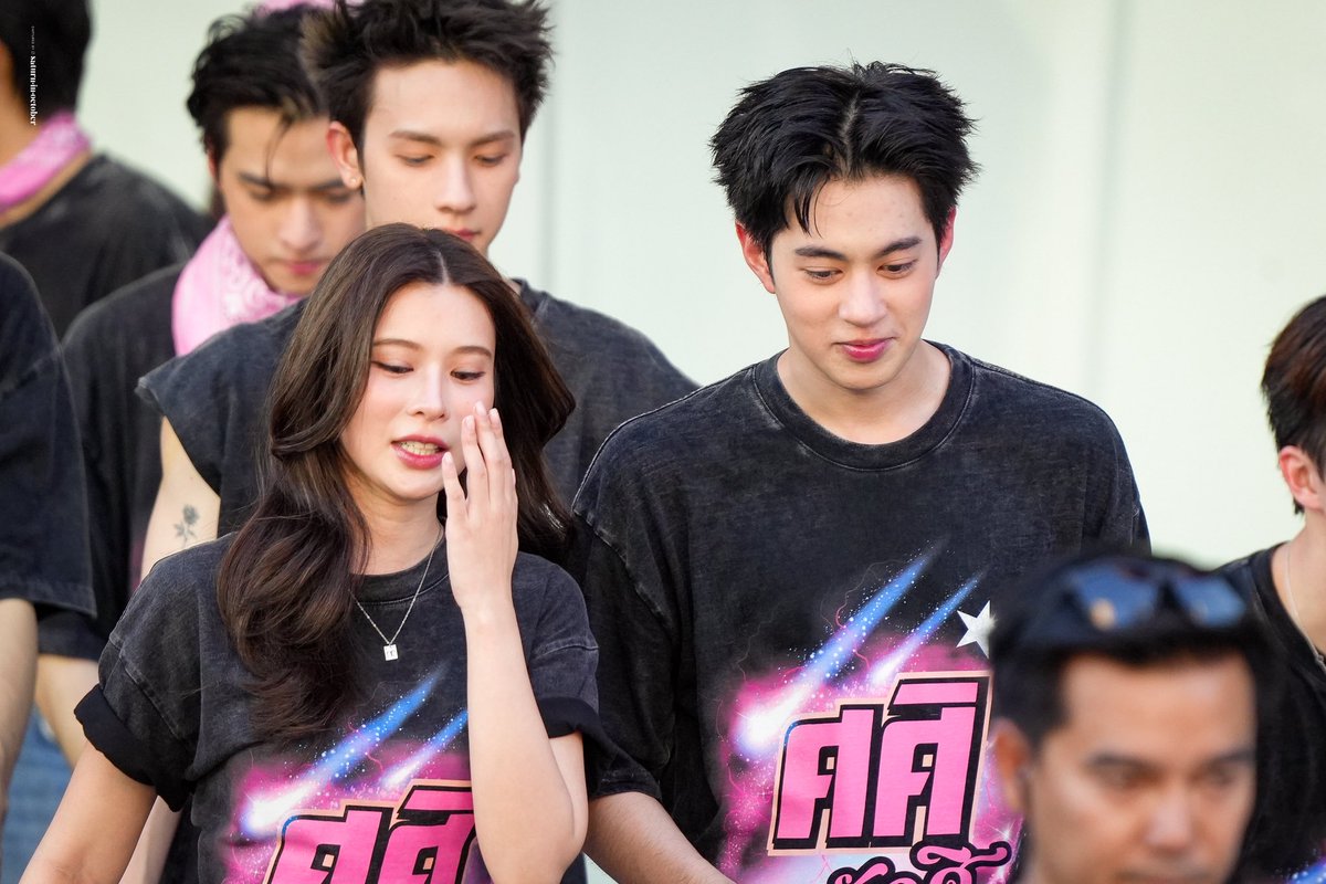 SaturnInOctober's tweet photo. เม้าแฟ่ดกับพี่กัน 😂

sasi X KAO X PROXIE
#sasixBadShawty 
#sasiXPROXIE 
#PROXIEth #PROXIEGun #KaoSupassara https://t.co/yJTQNAZl0M