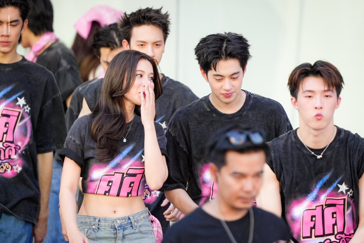 SaturnInOctober's tweet photo. เม้าแฟ่ดกับพี่กัน 😂

sasi X KAO X PROXIE
#sasixBadShawty 
#sasiXPROXIE 
#PROXIEth #PROXIEGun #KaoSupassara https://t.co/yJTQNAZl0M