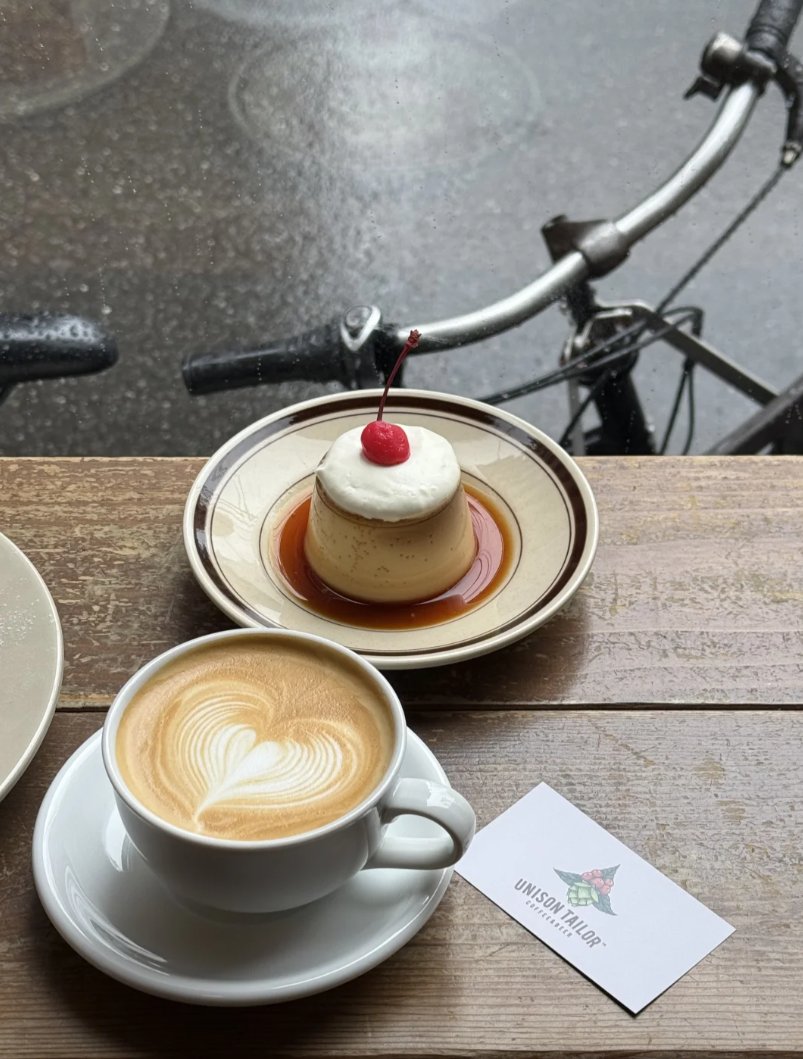 雨の日はコーヒー☕を飲んでゆっくり過ごしましょう。