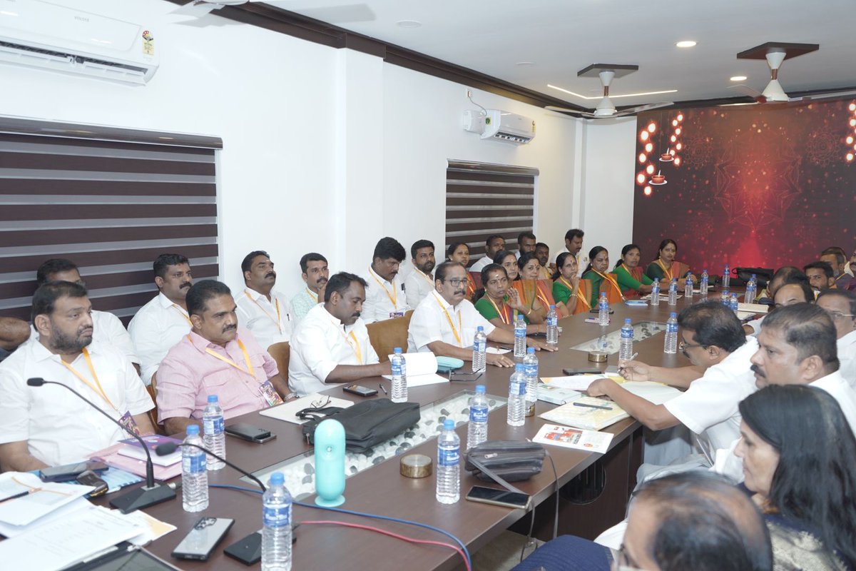 Addressed the BJP Kottayam East district leadership meeting today.

ബിജെപി കോട്ടയം ഈസ്റ്റ് ജില്ലാ നേതൃയോഗത്തെ അഭിസംബോധന ചെയ്തു സംസാരിച്ചു.