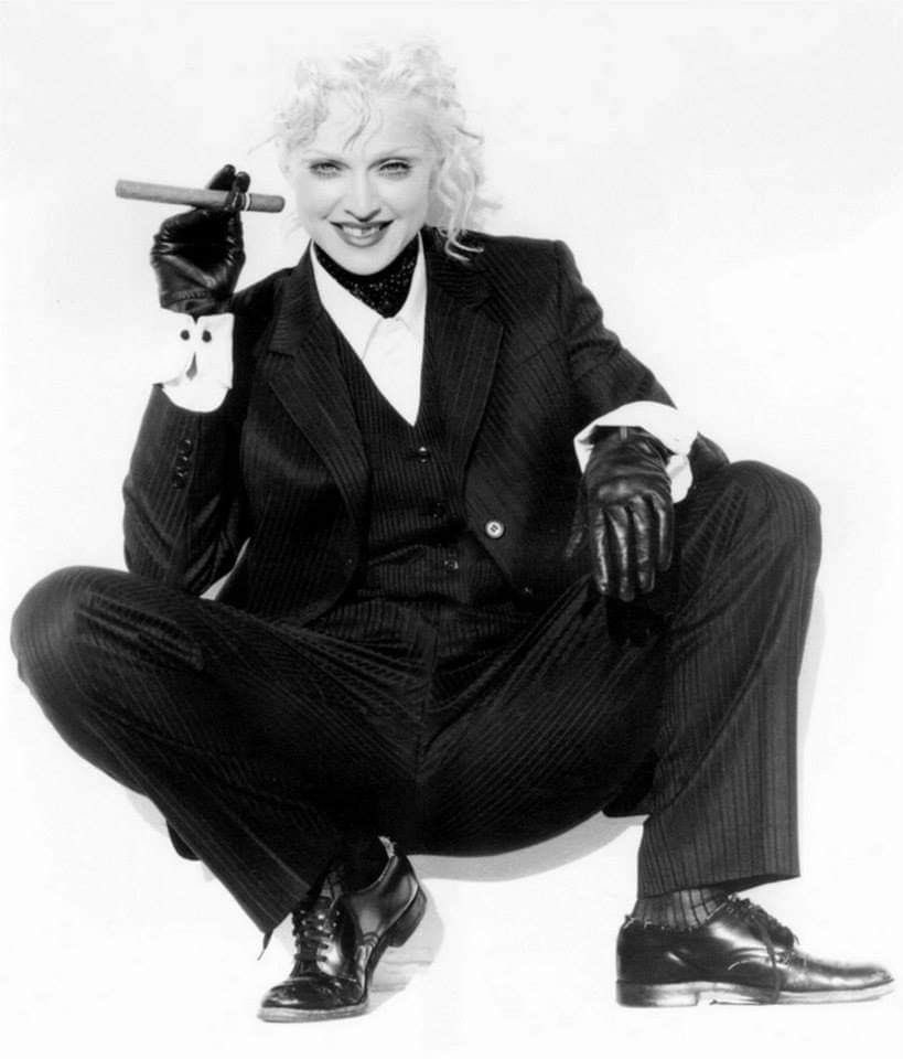 mrcesargael's tweet photo. @manumanito Me gustó!, pero también me hubiera encantado ver un poco más de su lado Dita en los 90s, que a su vez da Dietrich y dandismo. Hubiera estado perfecto. https://t.co/quLnhnskQq
