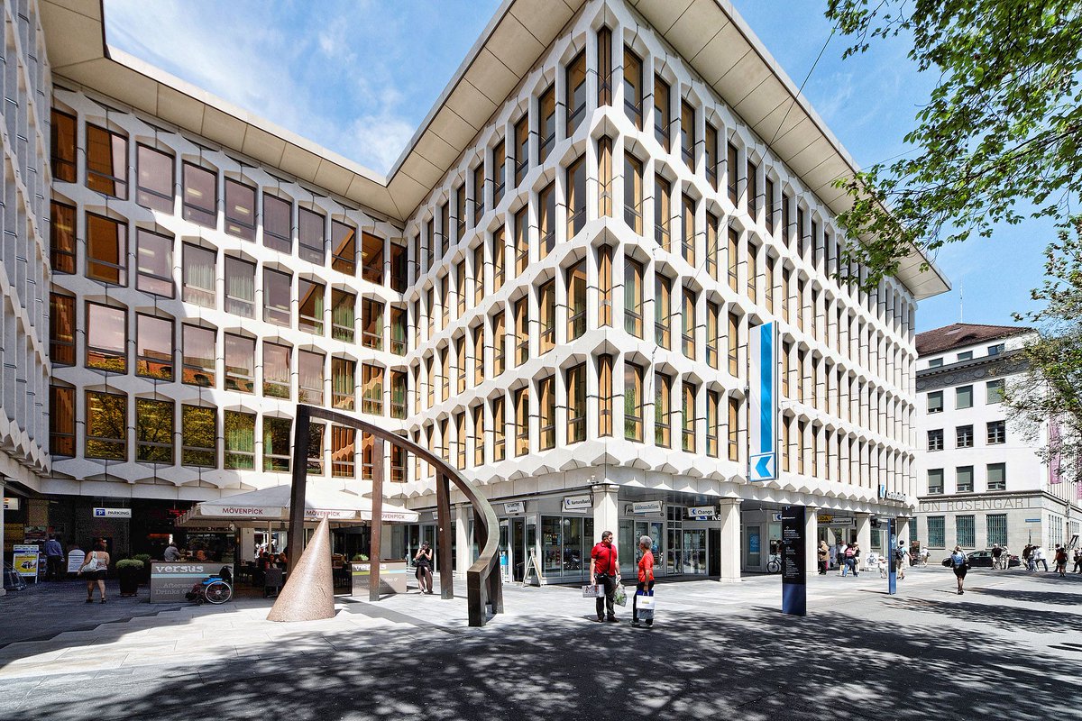 Geschäftsleitungsmitglied Beat Hodel, seit 2009 in der Geschäftsleitung und aktuell Leiter des Departements Firmenkunden &amp; Private Banking, tritt per 1. März 2026 in Pension. Die Arbeiten zur Nachfolgelösung starten in Kürze.

Zur Medienmitteilung: short.lukb.ch/h0