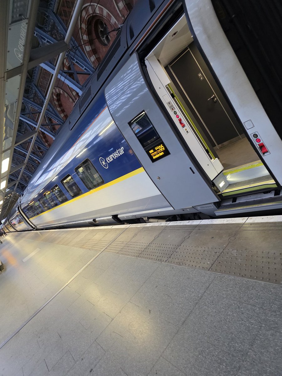 Another adventure with <a href="/pyropup_/">Pup Pyro 🔜 MCR Pride, GCFW</a> and <a href="/WholesomeDash/">Dash ⛓️ soon Recon NY, Darklands</a>