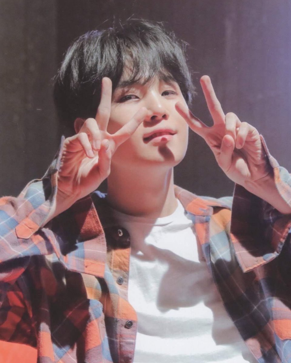 bziaizbo's tweet photo. I ask the higher powers that you do not lose your sweet features, I like absolutely everything about you and I want you to remain the same sweet and stern rapper. Although no matter what you are, my love for you will never fade ♡
#YOONGI #SUGA #AgustD @BTS_twt
#D_46 https://t.co/FDq06Opg8y