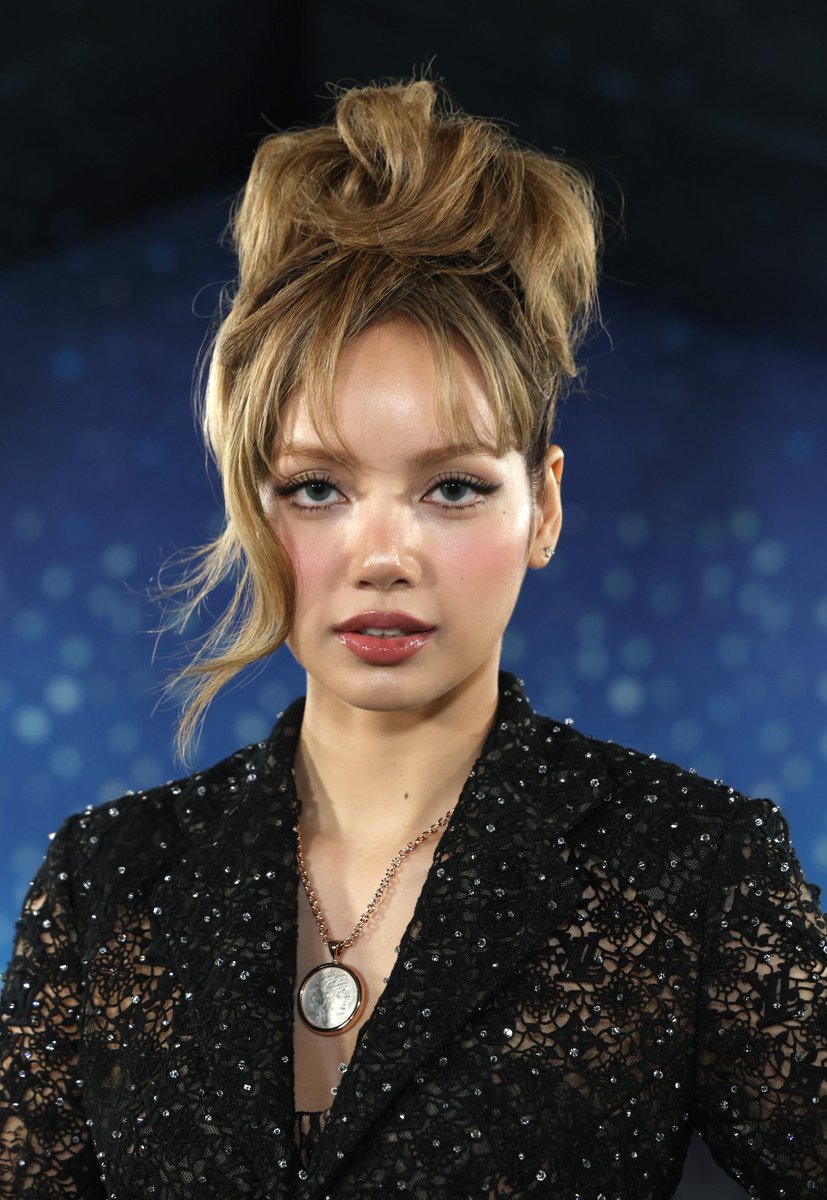 LISANATIONS_'s tweet photo. FACE CARD, FACE BANK, FACE ECONOMY

LISA MET GALA DEBUT 
#LISAxMetGala2025 #MetGala #MetGala2025 
@wearelloud @LouisVuitton https://t.co/LoGuC5jVmP