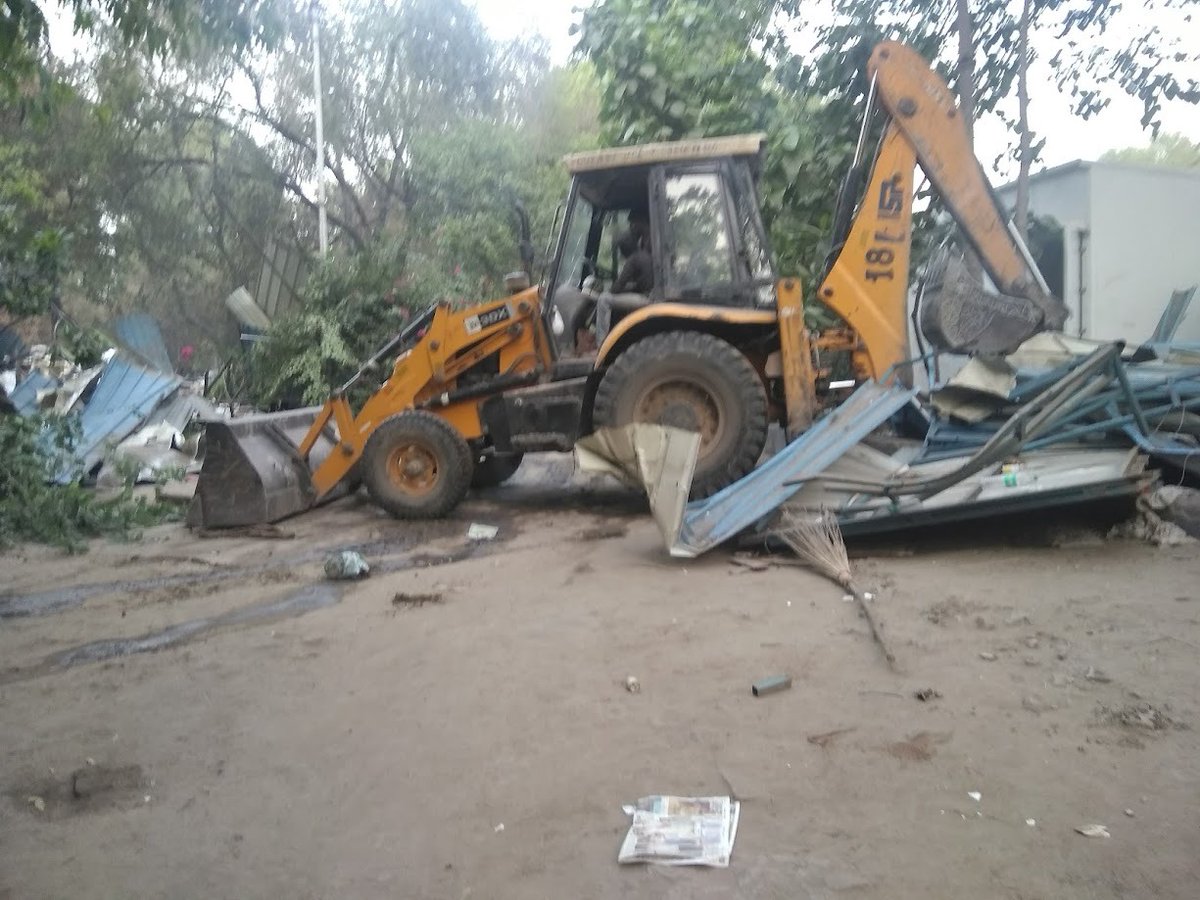 कल्याणकारी राज्य दिल्ली 

सराय काले खान–आनंद विहार के बेघरों के 8आश्रय गृह को स्थानान्तरण/ ध्वस्त के नाम पर सुप्रीम कोर्ट पहुंचा <a href="/dusibdelhi/">DUSIB</a>

पहले  G20 के नाम  पर <a href="/dusibdelhi/">DUSIB</a> ने 11 आश्रय गृह तोड़े

दांडी पार्क के 6 आश्रय को बाढ़ के नाम पर बंद करने के लिए सुप्रीम कोर्ट  गया था