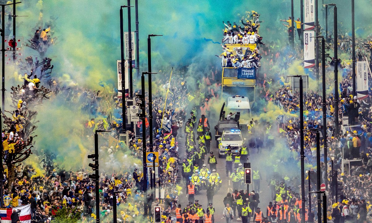 Yesterday truly demonstrated how big an institution Leeds United is - not just in England, but Europe too. 

Over 300,000 people lining the streets for a second-division trophy parade. Not a Premier League title. Not an FA Cup. Not even a League Cup. No. The Championship. 

#LUFC