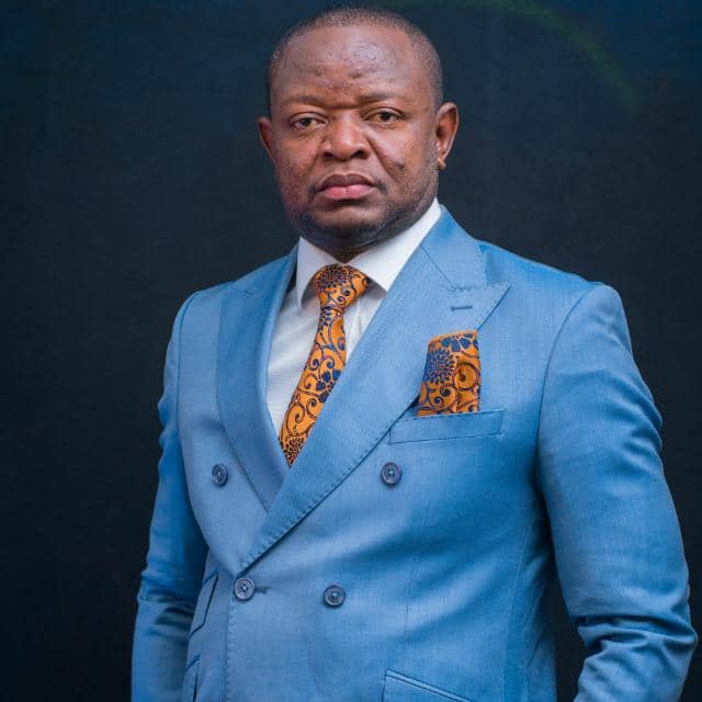 Le cerveau d'état.

L'homme qu'il faut à la tête du comité directeur de la commune de Mont-Ngafula.

Soutien indéfectible et sans ambages au Pr de section Mont-Ngafula Matadi-Mayo, Mr Tom KWIVAM pour sa candidature au poste de Bourgmestre d la prestigieuse commune d Mont-Ngafula.