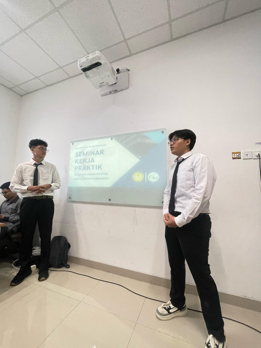 rzkink's tweet photo. Seminar Kerja Praktik https://t.co/xLbu9Hagsd
