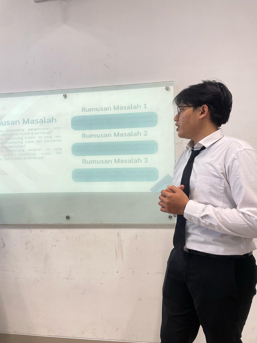 rzkink's tweet photo. Seminar Kerja Praktik https://t.co/xLbu9Hagsd