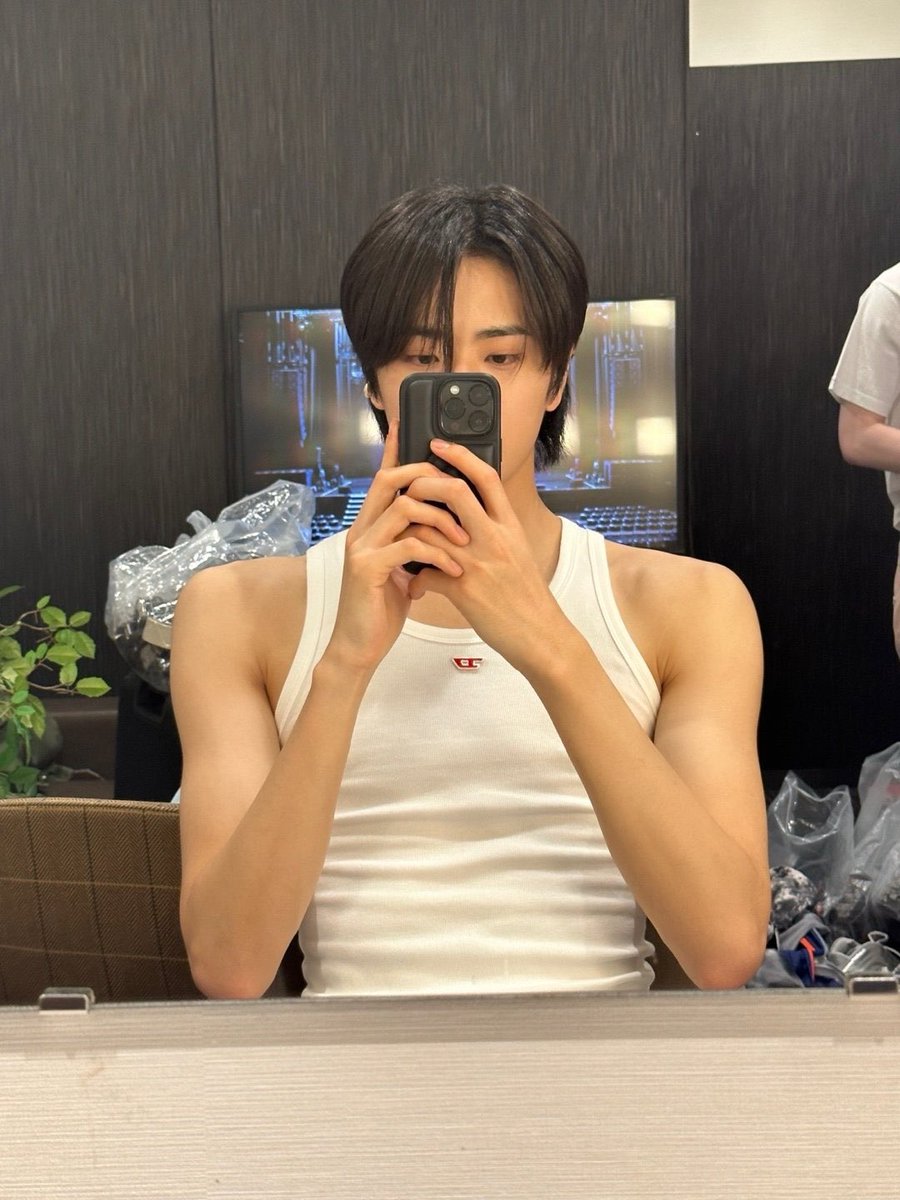 부용이.. tweet media