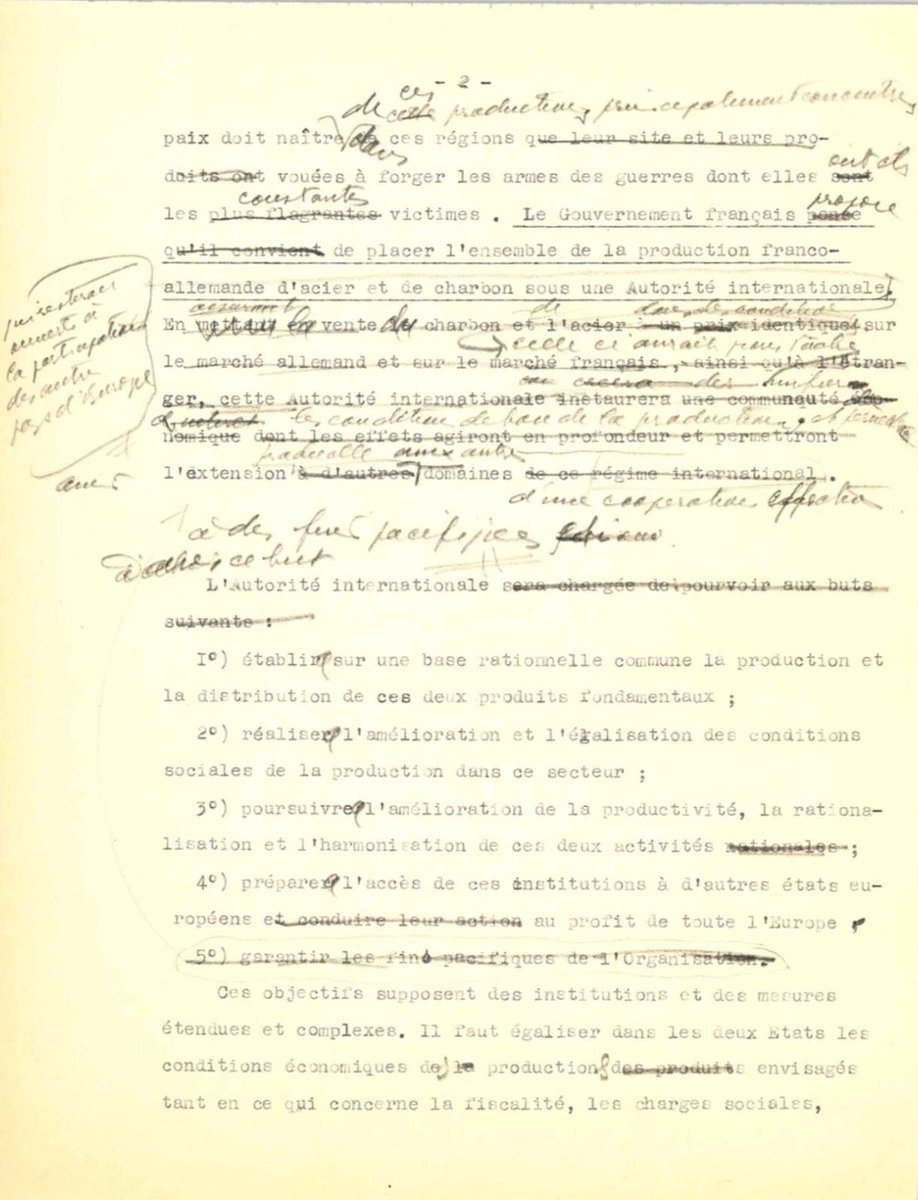 PabloPerezA's tweet photo. The very first draft of the Schuman Declaration. With Jean Monnet’s handwritten notes.

Started 17 April, the final version was ready 6 May 1950. Just 3 days Before Schuman would unveil It to the world to change the course of history.

#EUHistory #EuropeDay 🇪🇺🧵 https://t.co/Hyn8AbT74n