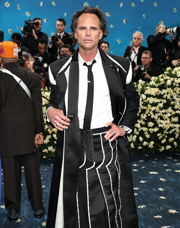 babe wake up! the white lotus finale was a fever dream and Rick is alive &amp; well and rose from the ashes in a skirt

mike white hates to see it