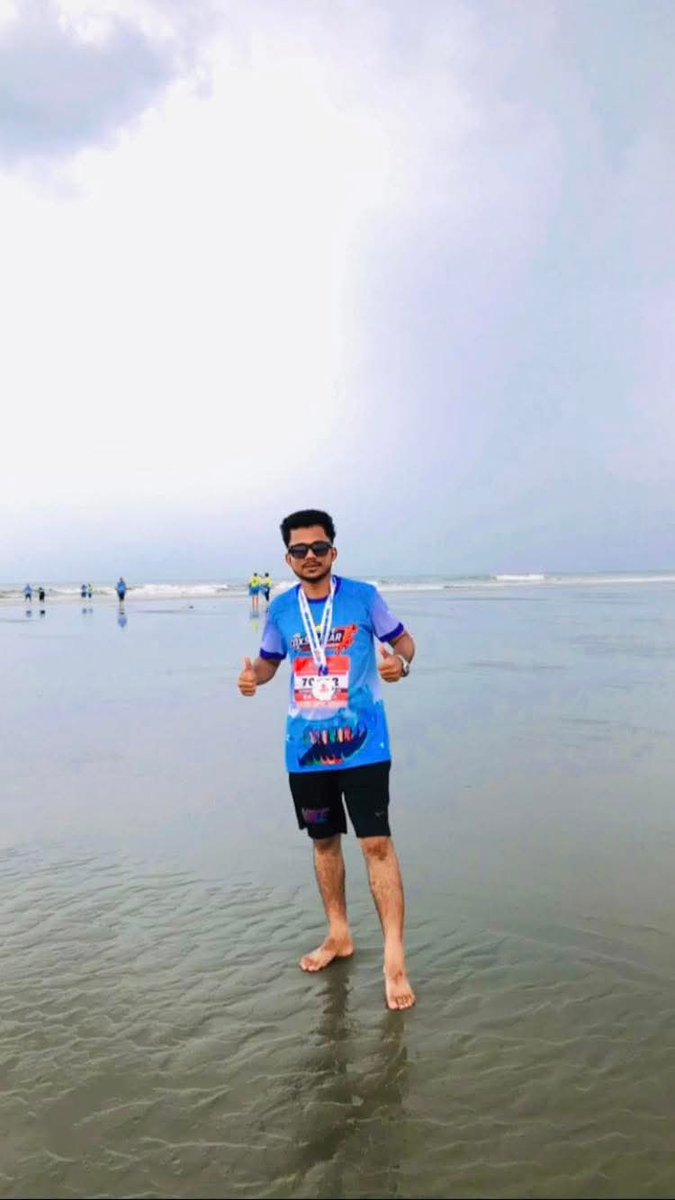 IslamShohibur's tweet photo. আরেকটি মাইলফলক উন্মোচিত: কক্সবাজারের তীরে বৃষ্টিতে ভিজে ৭.৫ কিলোমিটার দৌড়ে গর্��িত ফিনিশার।❤️ https://t.co/SOTYO59Ogk