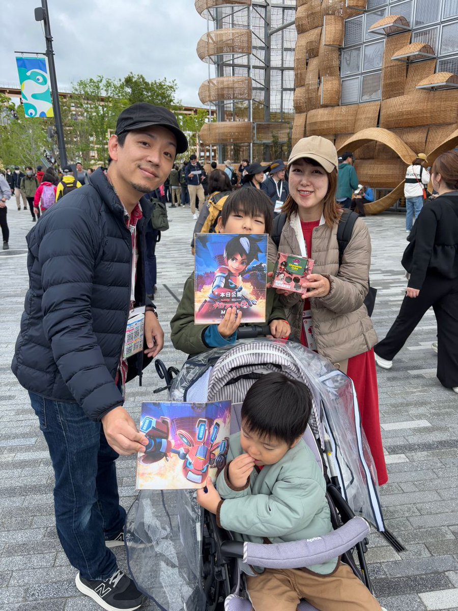 nizamabdrazak's tweet photo. Unreal. Fans Mechamato di Jepun. Sanggup beratur nak bergambar bersama Mechamato. Ada yang print poster sendiri dan bawa ke Expo! Anak-anak kecil asyik sebut "Mechanize!".Tak sangka boleh ada peminat di Jepun. Lagi semangat untuk Mechamato S4 dan Mechamato Movie 2! #mechamato https://t.co/96YoKIdf4t