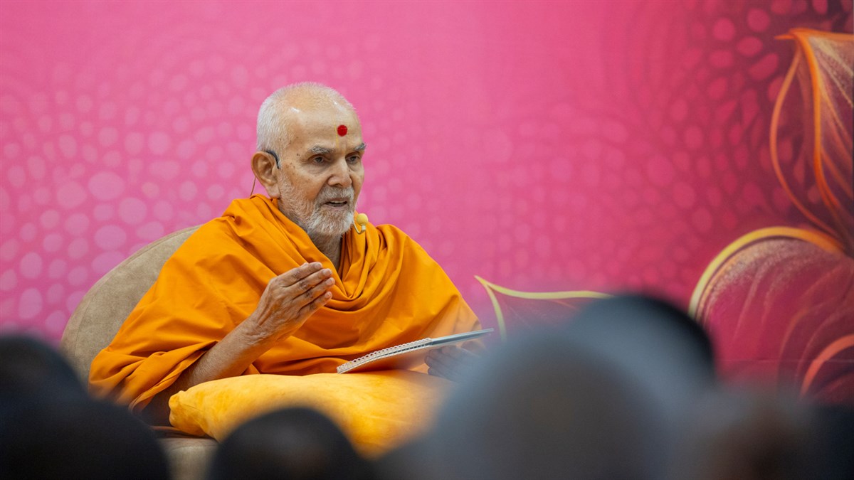 BAPS's tweet photo. HH Mahant Swami Maharaj's Vicharan: 05 May 2025, Kanad, Surat, India https://t.co/1cAEoLB9sZ https://t.co/TIVwR7SALz