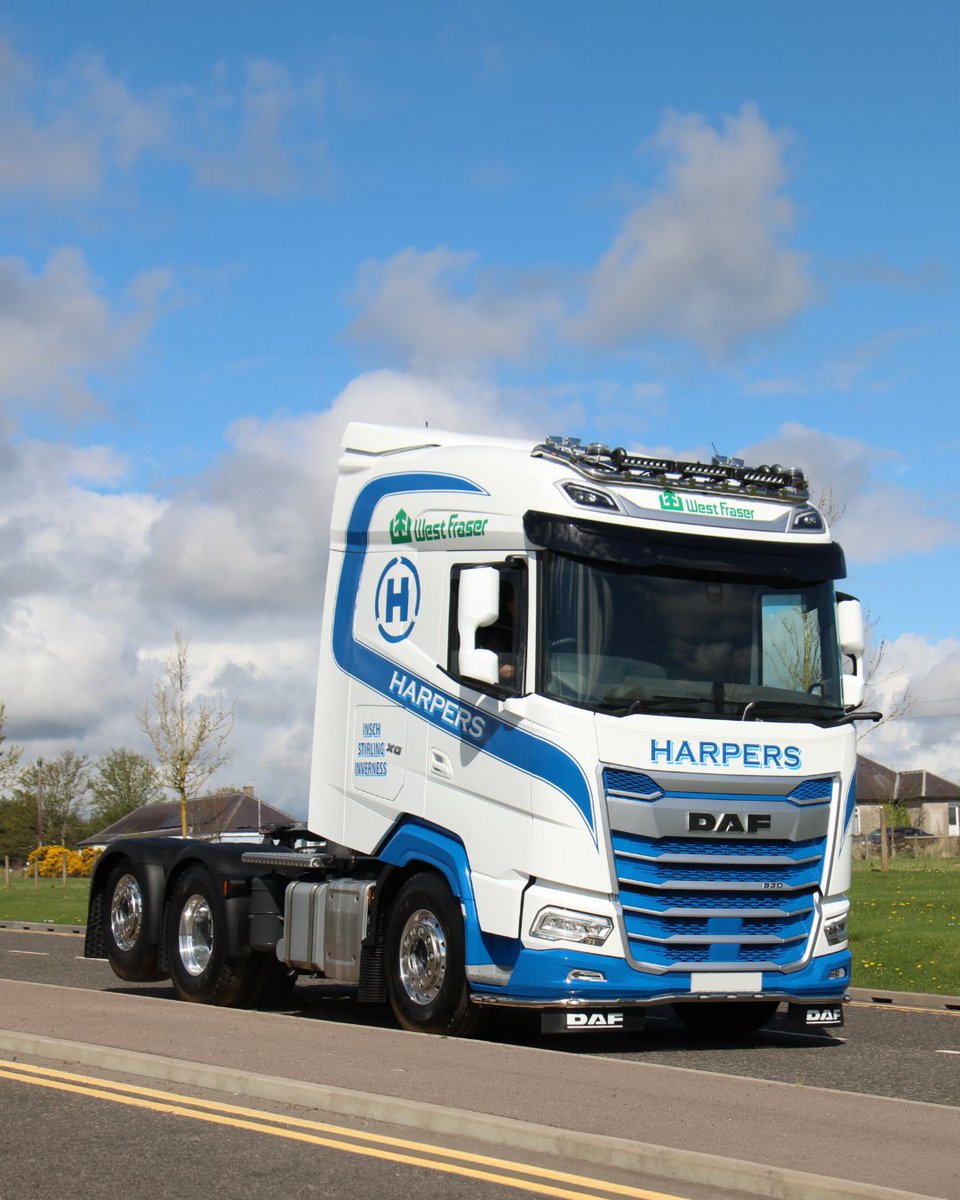 Harpers' DAF XG is perfectly in sync with the skies. 🔵⚪

📸: Harpers Contracts Insch Ltd, Scotland
==
#dafxg | #truckdriver