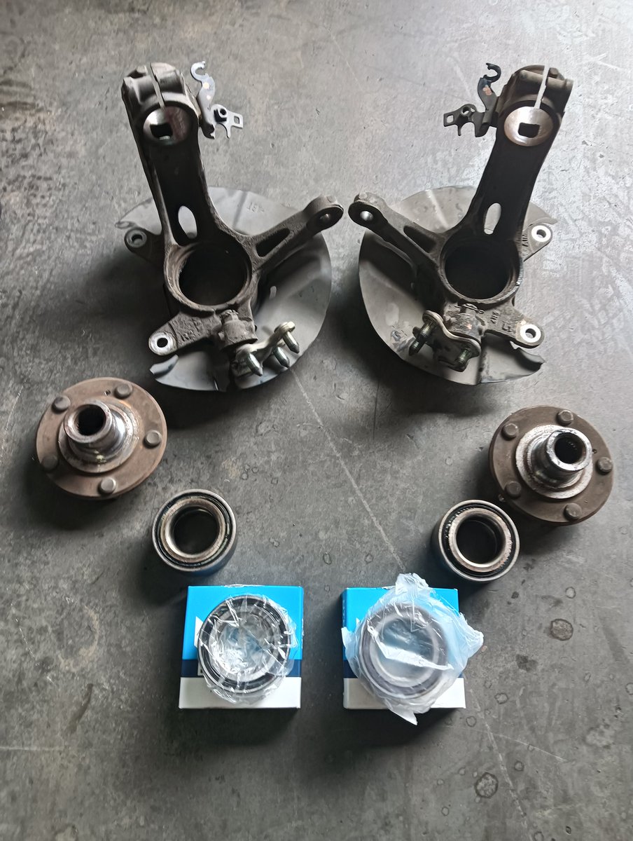 Honda Civic FC

Front wheel bearing + flushing coolant ✅

Rasa bila drive ada dengar bunyi berdengung, kemungkinan wheel bearing atau tayar korang dah bengkak.

Cepat cepat datang ke bengkel yang trusted untuk check masalah kereta korang.