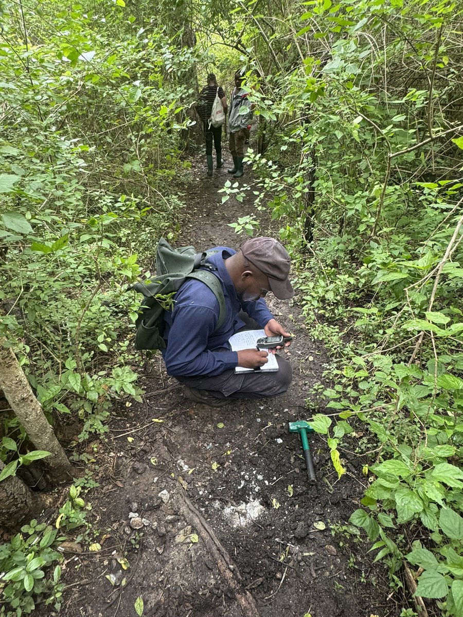 saeedcabdalla's tweet photo. Thrilled to return to graphite exploration, discovering nature's hidden gems and forging a path for innovation. We're eager to soon establish our third graphite processing plant @KusiniGateway in Tanzania! #Graphite #Tanzania #mining #Critical #material https://t.co/3TMmot0jFB