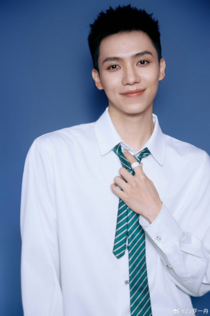 #LuoYizhou shares new pics

More - weibo.com/6463527162/516…