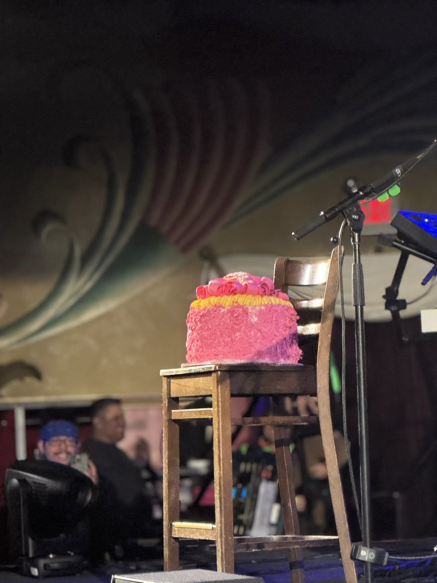 whalynselch's tweet photo. @jennylewis tonight was a rare gift I’ll treasure 4ever https://t.co/Sp6jtanH8n