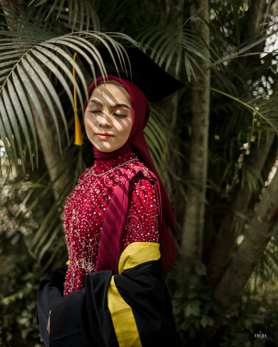 IndahMaretha's tweet photo. Celebrate your graduation with Erqia.

https://t.co/VQg2ugqre1 https://t.co/CKQfLaxbbD