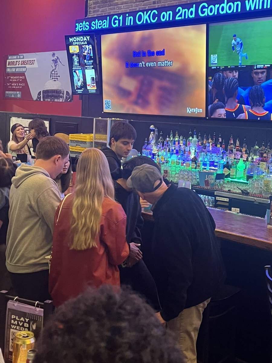 ChickenHederJoe's tweet photo. Where’s this guys wife???Talking to college chicks with a 50 year age gap is giving serious Belichick vibes. Like how bout we get someone who farts equal amounts of dust???#fuckkillroys#Killroys https://t.co/BA6LMSDvGA