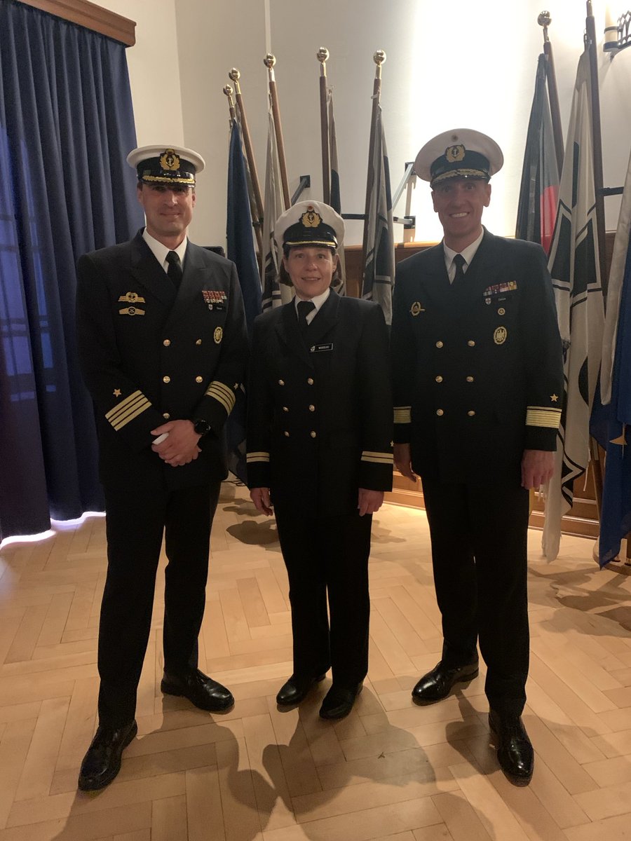 Für eine Woche darf ich bei der 88. #InfoDVag bei der Deutschen #Marine zu Gast sein und als Oberleutnant zur See Einblicke in Strategie, Ausbildung und Einsatzoperationen bekommen. Eine sehr besondere Erfahrung, für die ich sehr dankbar bin.