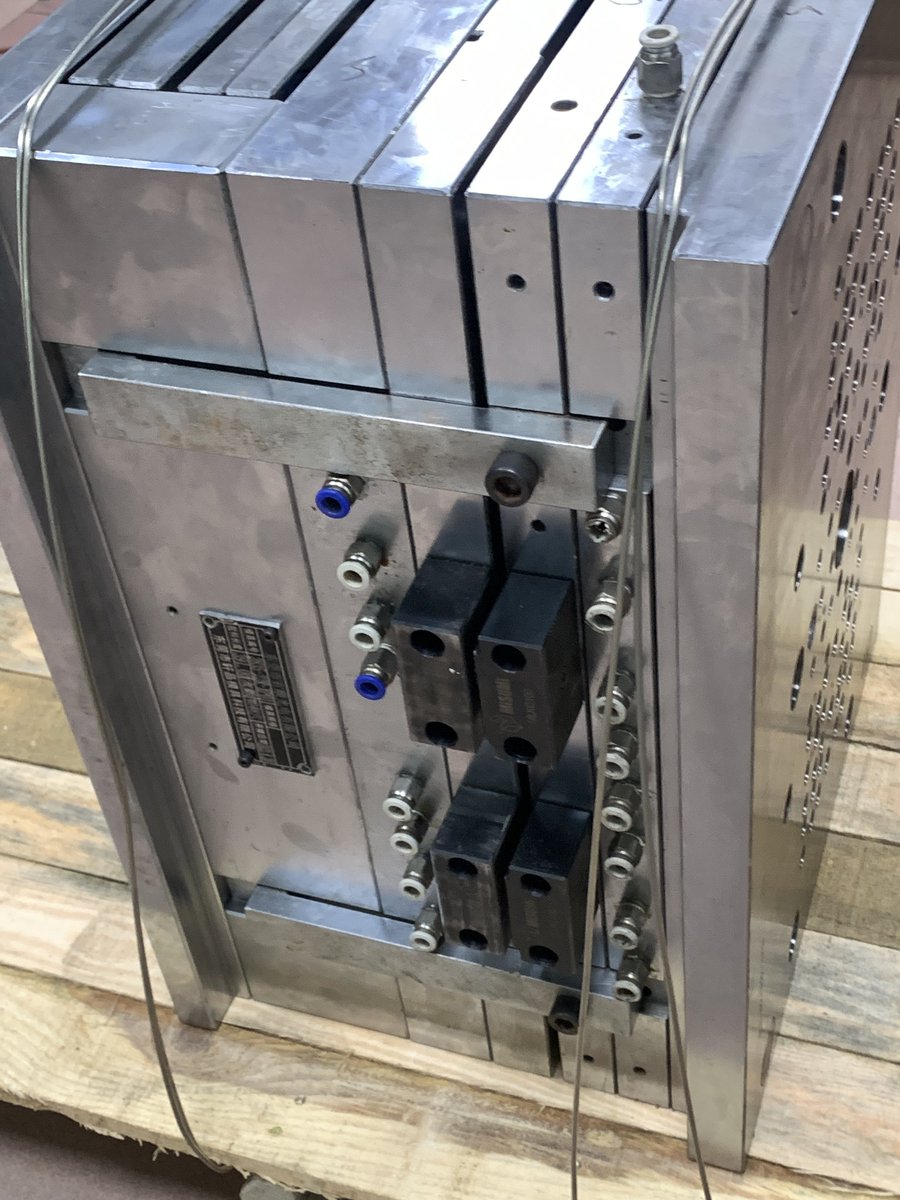 Xuan130239's tweet image. LED Lead Frame Mold Ready 
#injectionmold #moldmaking #Moldsolution #precisionmanufacturing #Sparepart