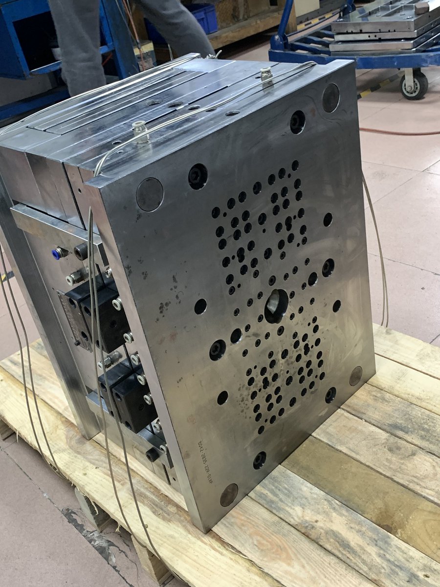 Xuan130239's tweet image. LED Lead Frame Mold Ready 
#injectionmold #moldmaking #Moldsolution #precisionmanufacturing #Sparepart