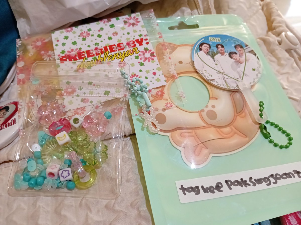 thank youu yaa kakak kakak, lucuu bgtt🤏🏼🤏🏼😁 baik banget kakaknya mau kasih untuk adekku jugaa hihihihi🫶🏼🫶🏼 <a href="/parksungjeanz/">˗ˋˏ𝒔𝒉𝒂ˎˊ˗</a> <a href="/doublenyan/">[𝐧𝐲𝐚?냐!] ㅡ 🌷</a> 
btw permennya sudah ku mam duluan