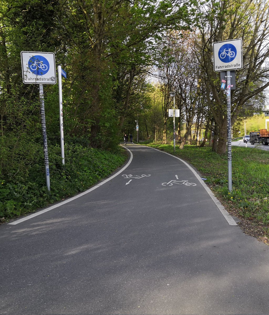Wo fühle ich mich am freisten? Da, wo keine Autos fahren! Ich liebe die Veloroute 10!

#mdrza #tobefreestories #ortlieb 
MdRzA-Teilnehmer-ID: 504210
