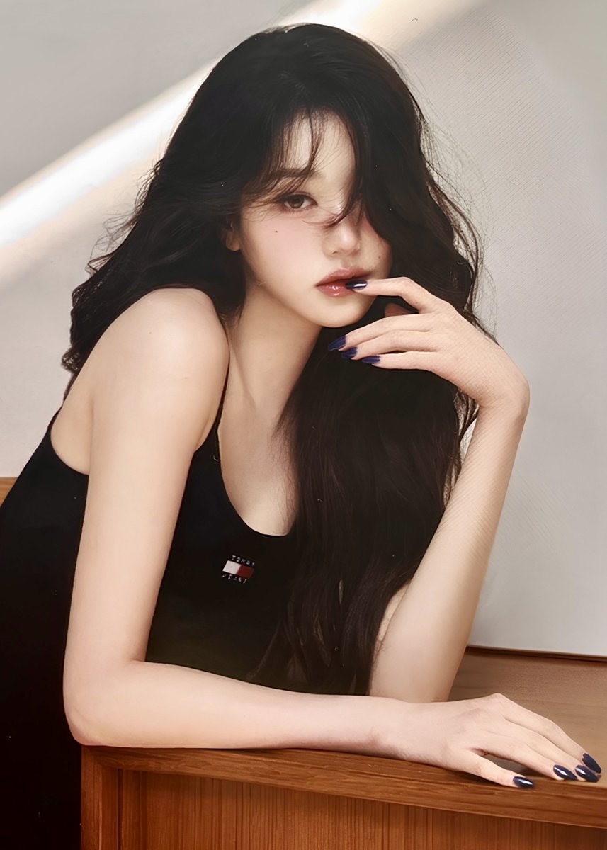 JANG WONYOUNG?!?!?! 🖤 (4K Quality)

#장원영 #JANGWONYOUNG #IVE