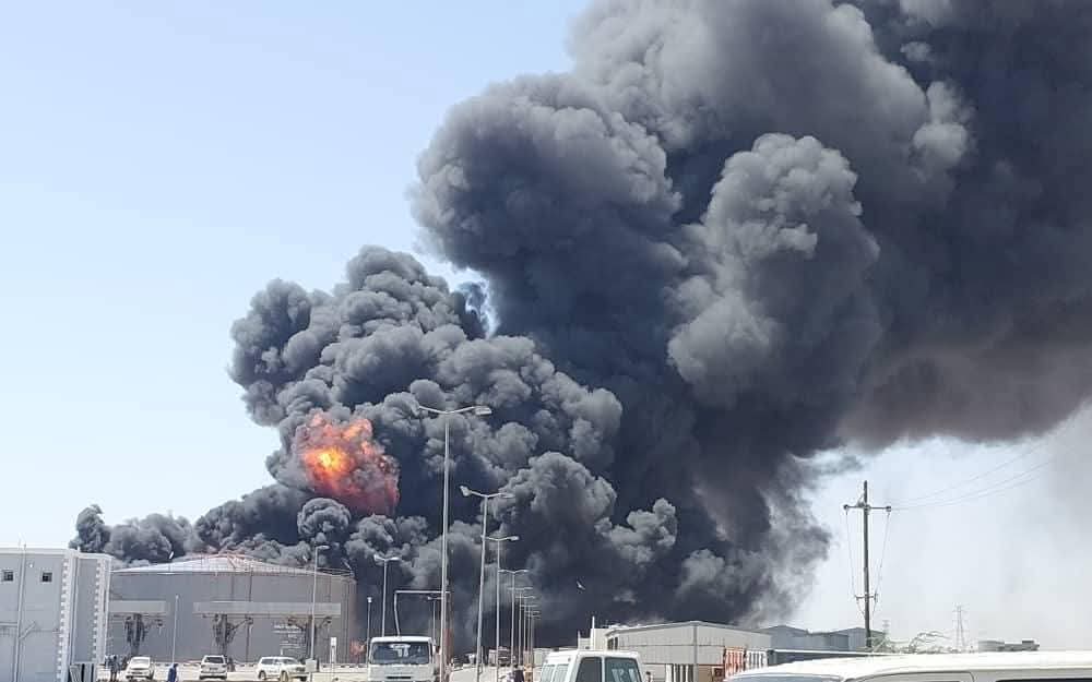 عدوان إماراتي صباح اليوم على مدينة بورتسودان 

#الامارات_تقتل_السودانيين