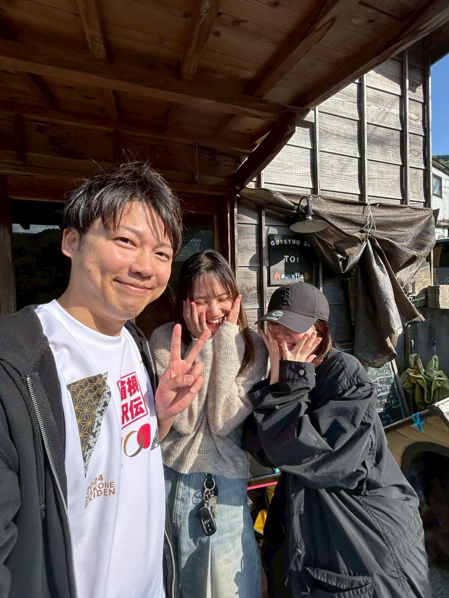 newghtoi's tweet photo. おはようございます😃

高校生の時から来て頂いている、昔からの常連さん🤩
今は二人とも社会人になってずいぶん大人っぽくなりました🤭 https://t.co/drj3UG9aBr