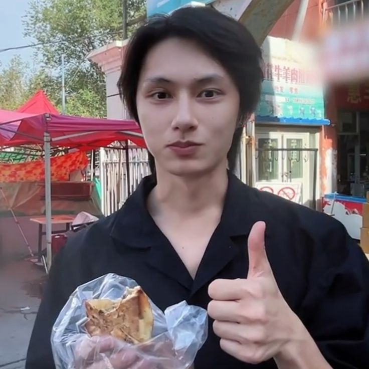 Jgn lpa mkan siank. 🥪