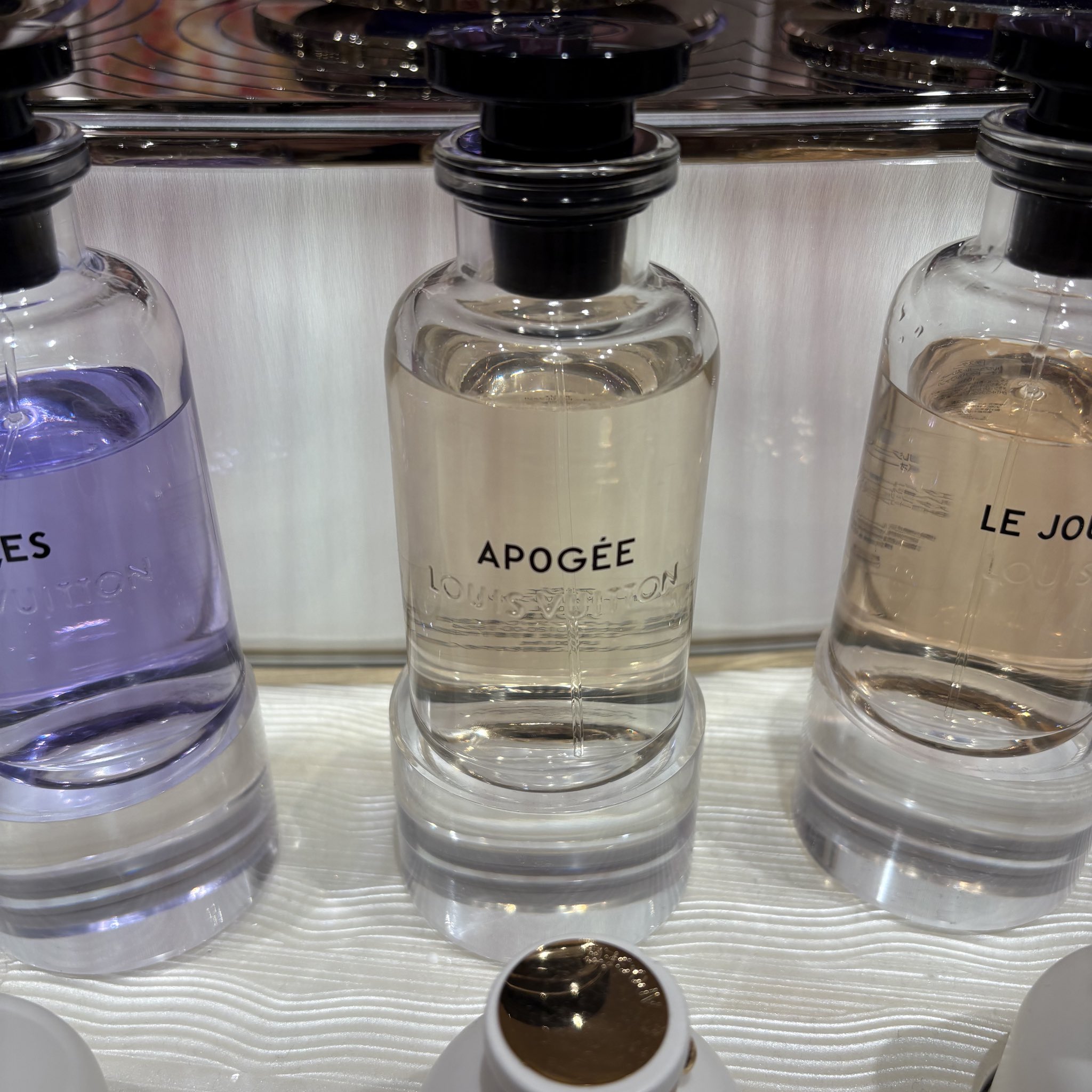 空瓶ルイヴィトン　アポジェ ルイ ヴィトン香水「アポジェ(Apogée)」香りや使用した感想