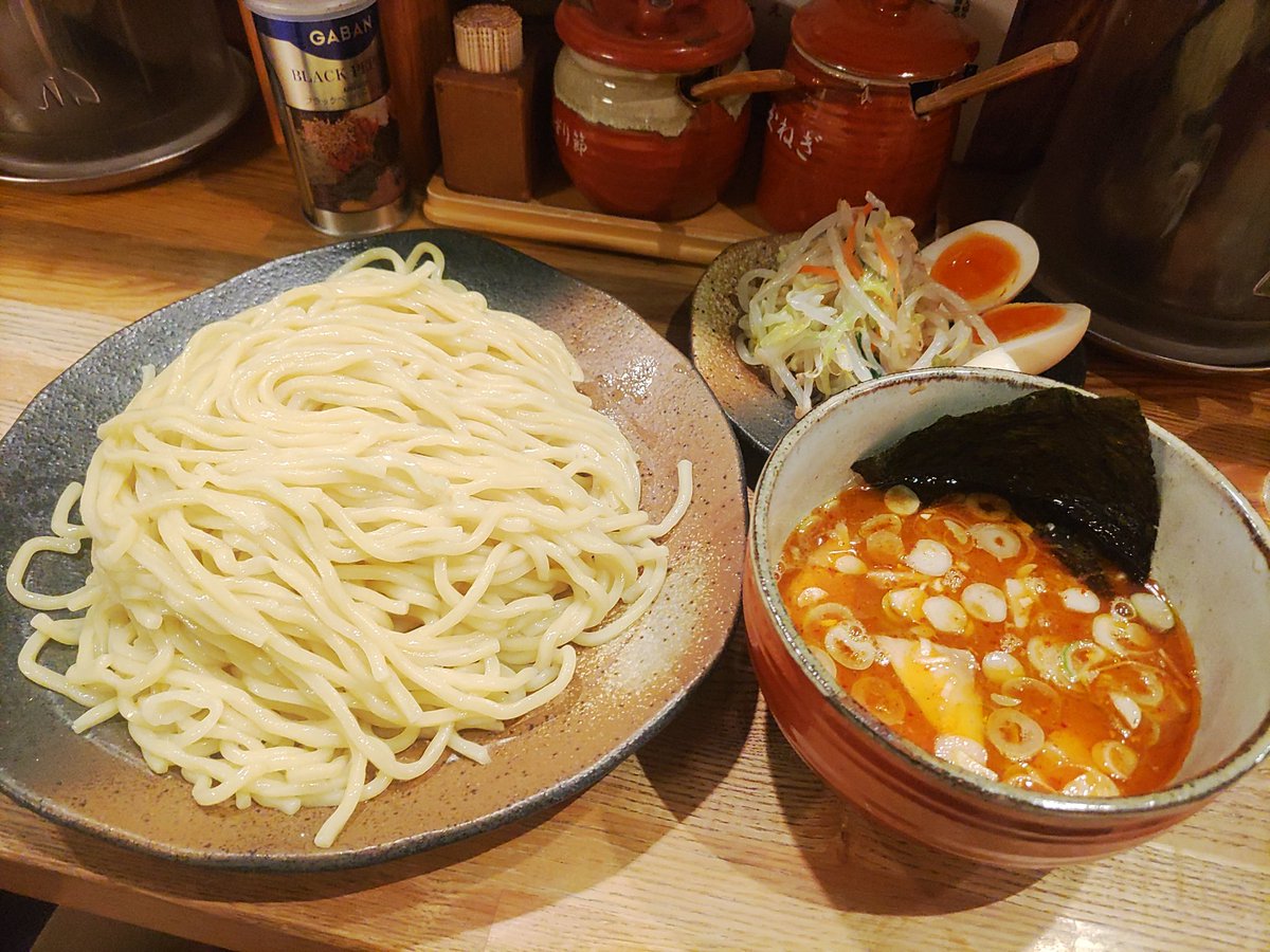 ライブ前のお昼ごはん

数年前まで道頓堀にもあったけど、
閉店しちゃったから久しぶりに食べたくて。。

#やすべえ