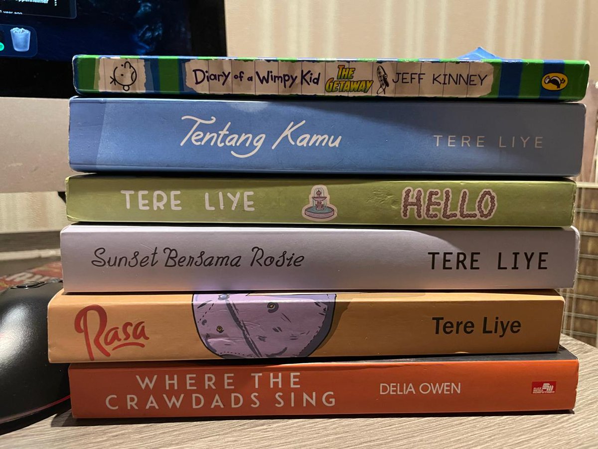 fazleeeem's tweet photo. #wts #wtb #zonauang #novel #preloved #tereliye
wts novel preloved 
Tere Liye 
Tentang Kamu 45k
Hello 45k
Sunset Bersama Rosie 45k
Rasa 45k 
(All 160)    

Diary of a Wimpy Kid, The Getaway, English ver: 85k 
all good condi https://t.co/nQ28mxkG6C
