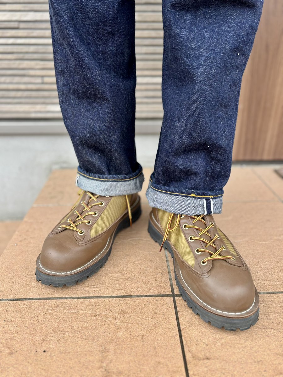 toshi8211_tw's tweet photo. 今日は1日中雨☔
昨日と気温が違いすぎる😓
🧥 #JELADO #406EXX #BLACKTAG #50's #2nd
👕 #coen
👖 #JELADO #Supreme #55Denim #SILVERTAG #XXモデル
🥾 #Danner #DANNERLIGHT #GORETEX #KHAKI https://t.co/Sm1quQQZr9