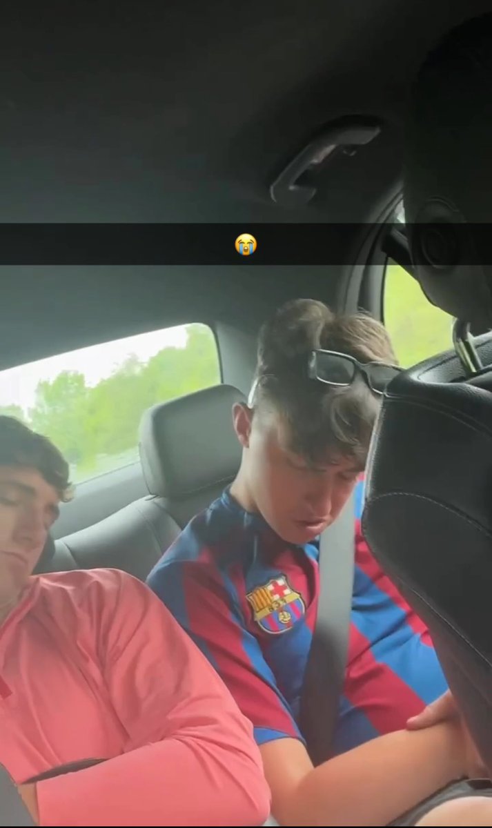 NoContextCastles tweet media