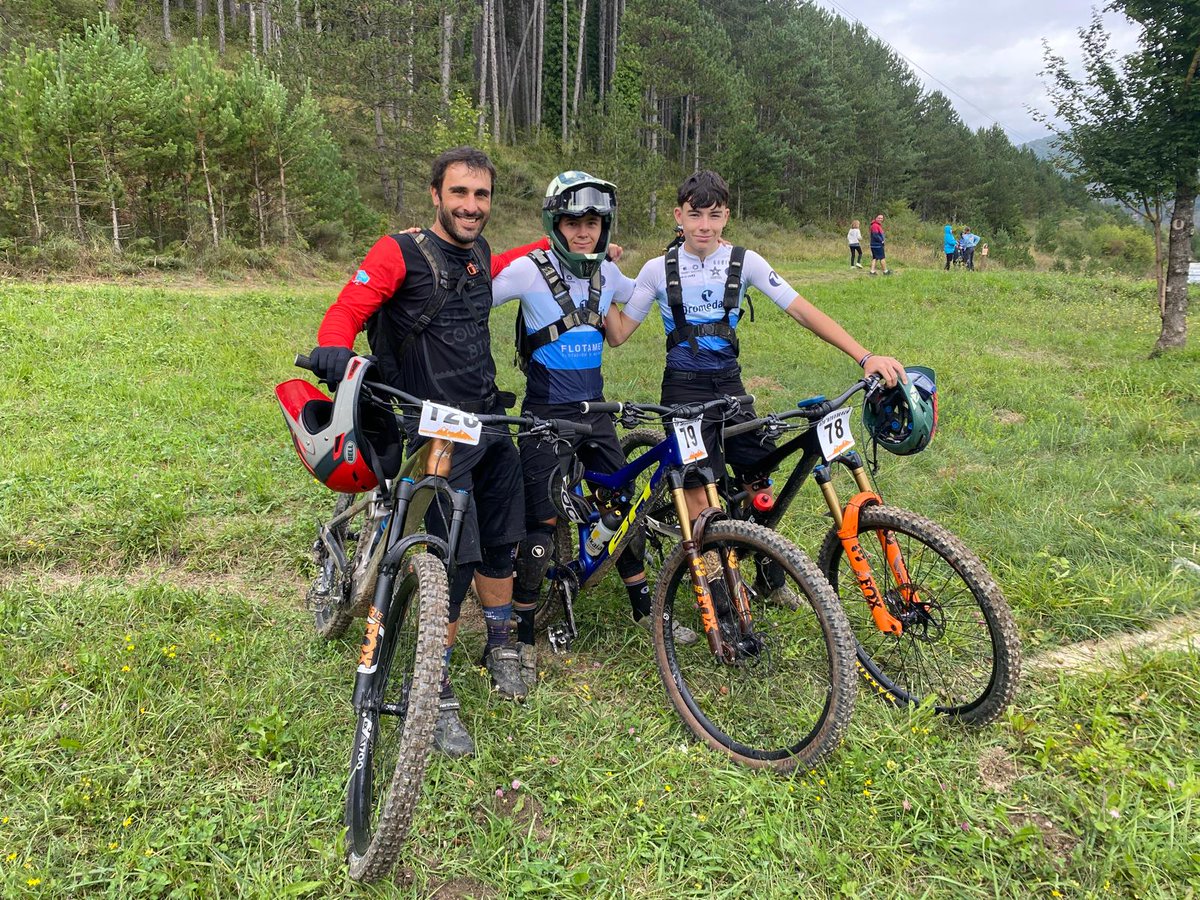 JON SARASUA AGIRRE EUSKADIKO MENDI BIZIKLETAKO HAUTATZAILE BERRIA

🚲⛰️Abadiñoarrak mendi-bizikletako sailaren gidaritza hartuko du hemendik aurrera.

💪Txirrindulari eta antolatzaile bezala pilatutako esperientzia selekzioan islatzea bilatuko du

📲 fvascicli.eus/index.php/eu/s…