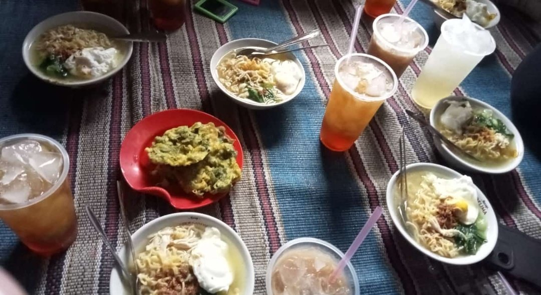 iwd_Nur's tweet photo. Jadwal sarapan siang 😁 https://t.co/7sys1fOACJ