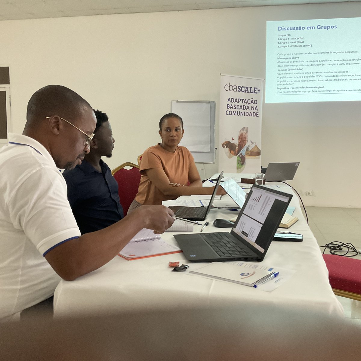 IucnE's tweet photo. On 17 April, the #CBASCALE+ consortium in #Mozambique held a workshop in Vilankulos to review climate policy findings and plan next steps for scaling up Community-Based Adaptation.
β‘οΈA key step towards stronger partnerships and 2025β2026 action.
More: πhttps://t.co/sI6Oprkl1V https://t.co/CwJcVdDVey