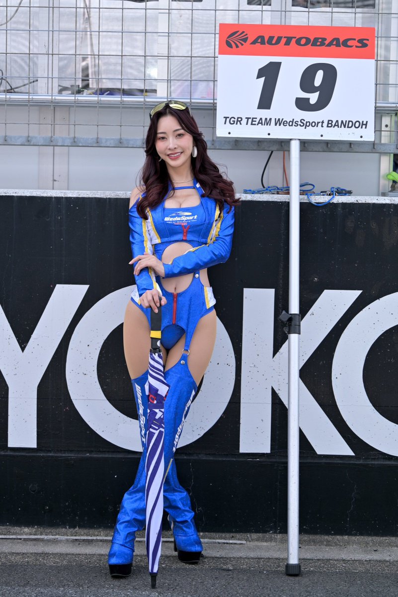 ttkomiii19's tweet image. 2025 SUPER GT Rd.2 FUJI GT 3Hours RACE GW SPECIAL
TGR TEAM WedsSport BANDOH
WedsSport Racing Gals
#南真琴 さん(@makoto_minami )
決勝日
#BANDOH
#WedsSport
#wedssportracinggals 
#SUPERGT
20250504