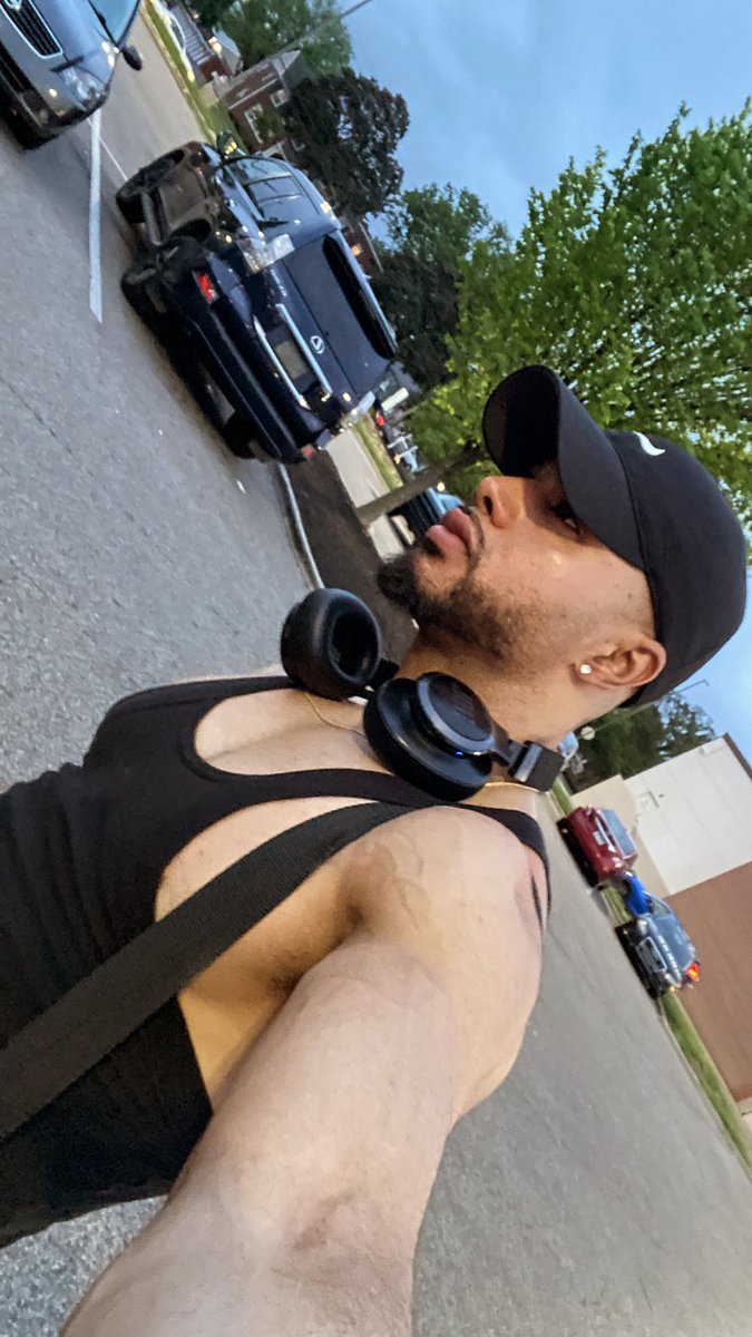 LouisKennth's tweet photo. GYM  therapy https://t.co/QZo81nDhFH